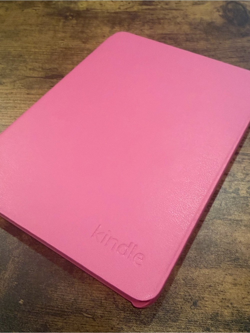 AMAZON Plant Based Leather Case for Kindle Paperwhite 12th Gen - Raspberry - Picture 4 of 5